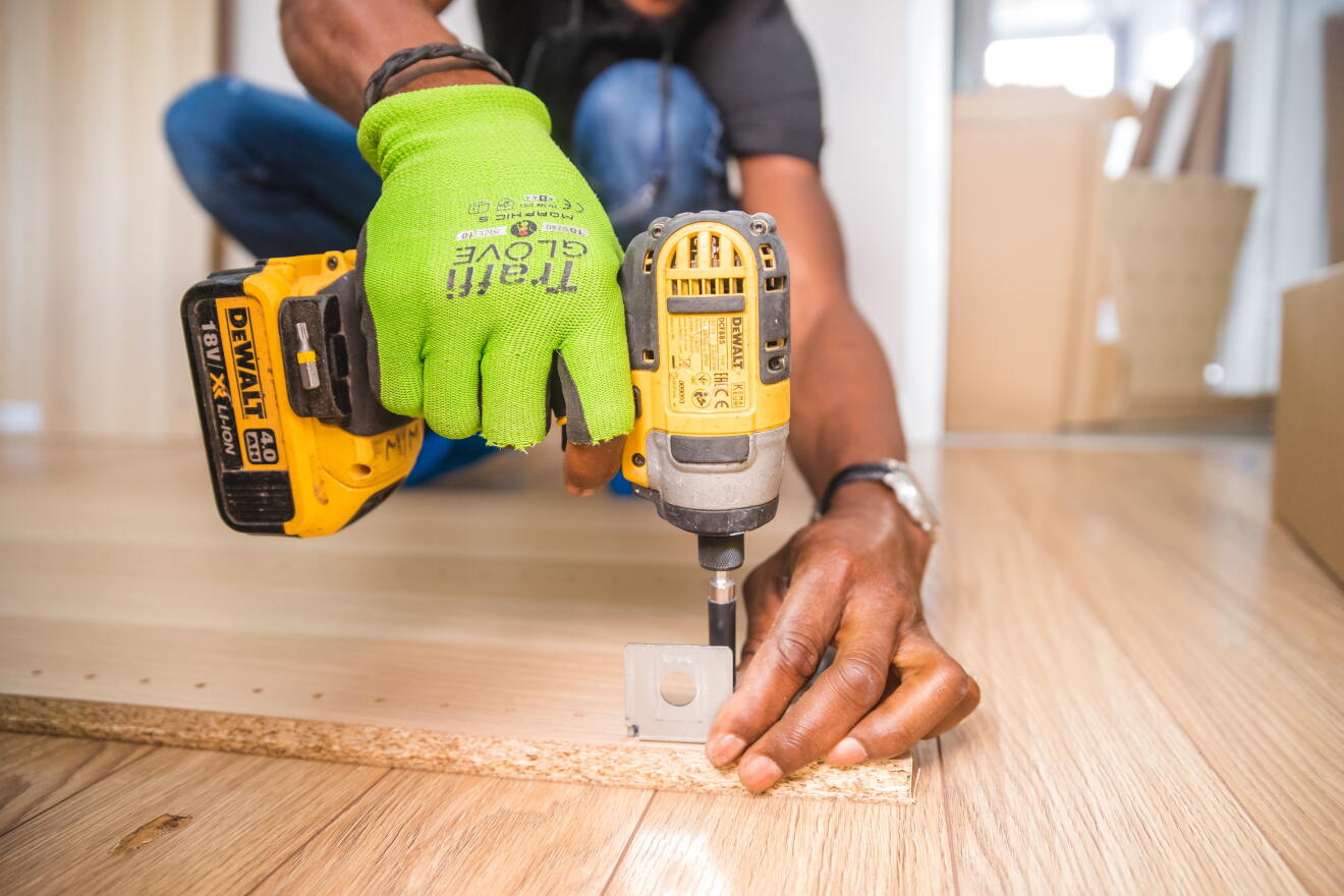 Construction pays a median salary of $59,000
